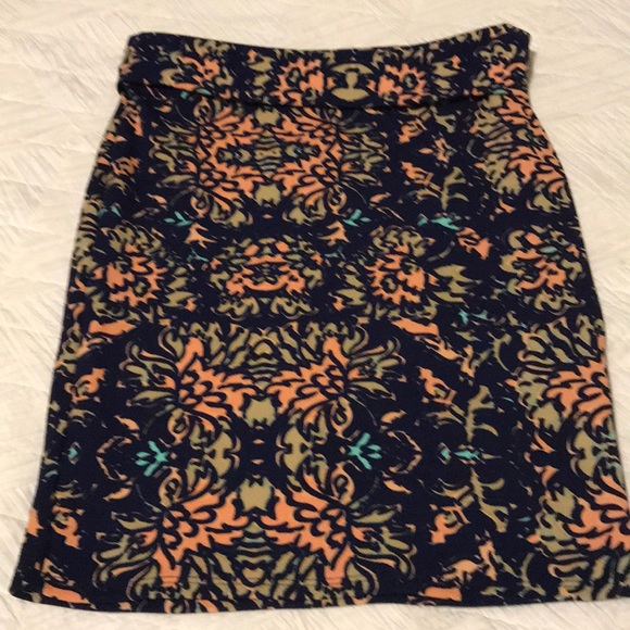 LulaRoe Cassie Skirt - Picture 1 of 3